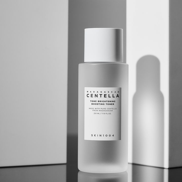 Skin 1004 Madagascar Centella Tone Brightening Boosting Toner 210 ml