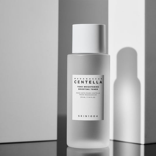Skin 1004 Madagascar Centella Tone Brightening Boosting Toner 210 ml